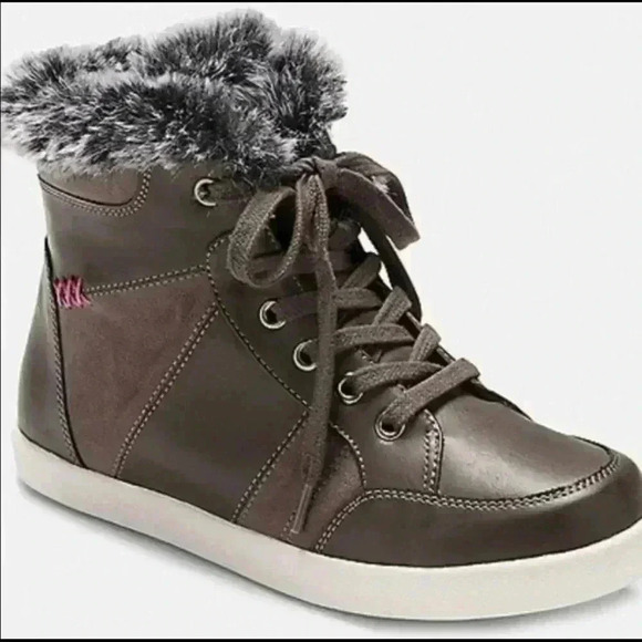 🆕JUSTICE BROWN FUR TRIM HIGH TOP SNEAKER 2🆕 - Picture 1 of 5